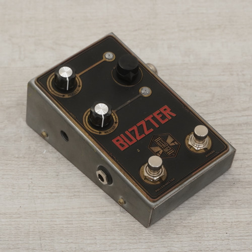 Vist Large View of Product Image Which is Used Beetronics Buzzter Boost Pedal