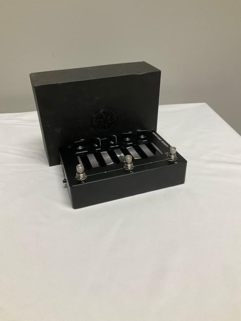 Vist Large View of Product Image Which is Used DarkGlass Electronics MICROTUBES INFINITY Bass Pre-Amp Pedal