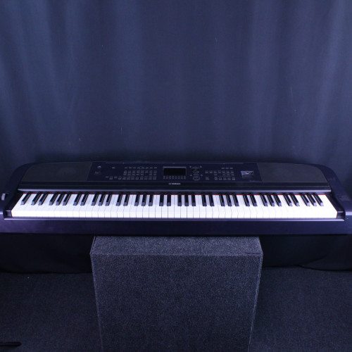Vist Large View of Product Image Which is Used Yamaha DGX-670 W/ PWR 88-Key Keyboard 88-key