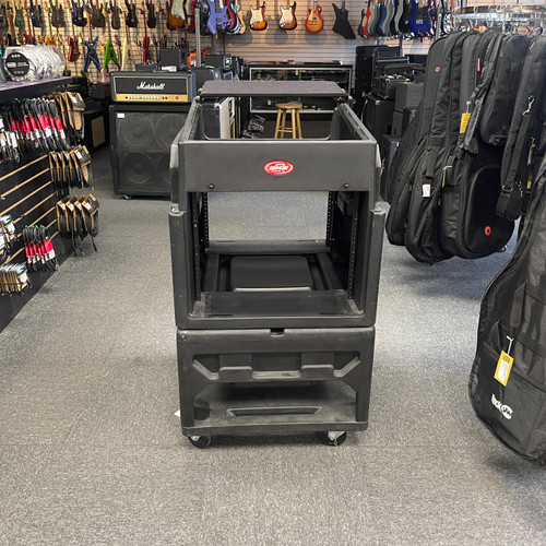 Vist Large View of Product Image Which is Used - SKB ROLLING MIXER CASE 