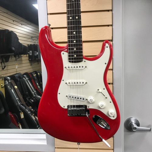 Vist Large View of Product Image Which is Used Fender AMERICAN SERIES STRATOCASTER 2000 S Type Electric Guitar Red 6-String