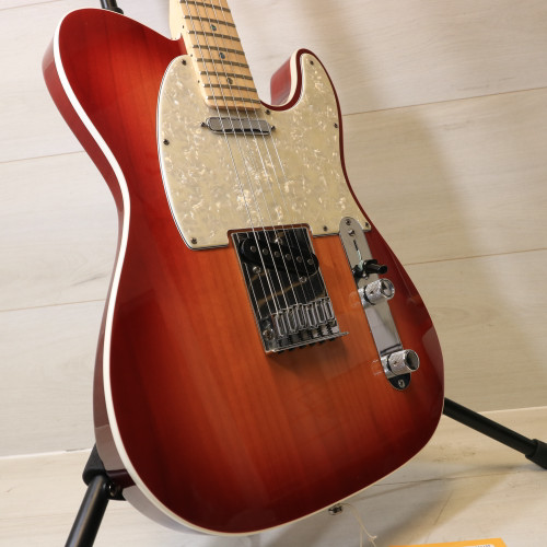 Vist Large View of Product Image Which is Used Fender 2008 FENDER AMERICAN DELUXE Electric Guitar Red 6-String