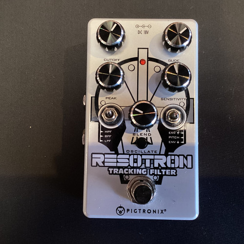 Used Pigtronix RESOTRON TRACKING FILTER Filter Pedal 40111-S000189494 Vist Large View of Product Image Which is Used Pigtronix RESOTRON TRACKING FILTER Filter Pedal
