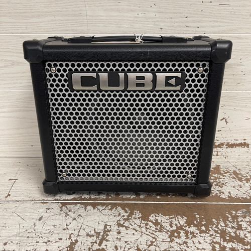 Vist Large View of Product Image Which is Used - Roland CUBE 10GX 1 x 10 Solid State Amplifier