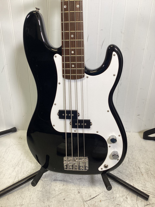 Vist Large View of Product Image Which is Used Squier AFFINITY P BASS BLACK Bass Guitar Black 4-String