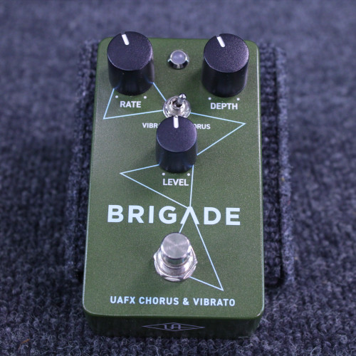 Vist Large View of Product Image Which is Used UNIVERSAL AUDIO BRIGADE CHORUS/VIBRATO Chorus Pedal