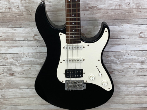 Vist Large View of Product Image Which is Used Yamaha PACIFICA PAC112V Electric Guitar