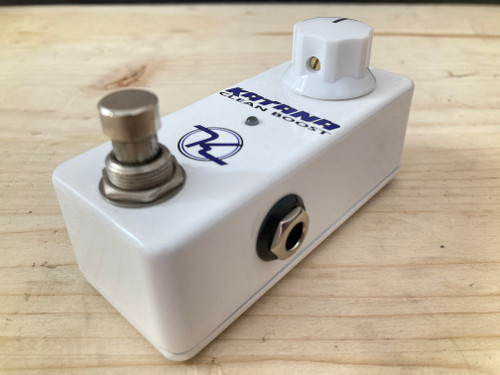 Vist Large View of Product Image Which is Used Keeley KATANA MINI CLEAN BOOST Pedal