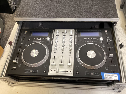Vist Large View of Product Image Which is Used Numark MIXDECK EXPRESS CD Player