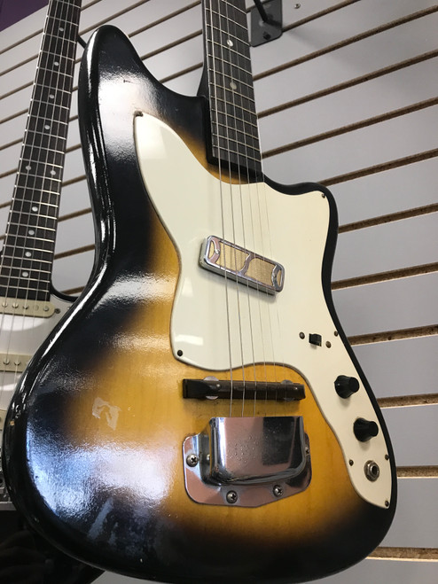 Vist Large View of Product Image Which is Used Harmony BOBCAT H15 Vintage Electric Guitar Tobacco Sunburst 6-String