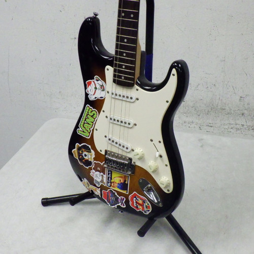 Vist Large View of Product Image Which is Used Squier AFFINITY STRATOCASTER S Type Electric Guitar Tobacco Sunburst 6-String