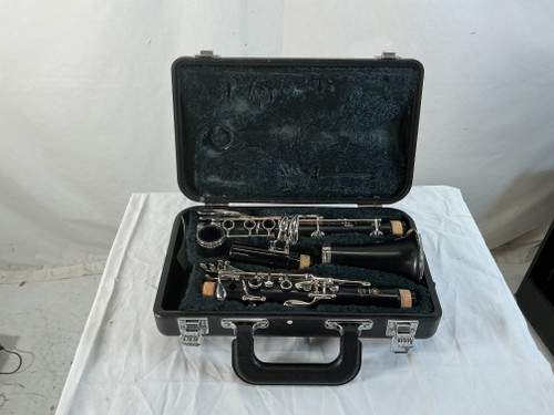 Vist Large View of Product Image Which is Used Yamaha YCL250 Resonite Clarinet