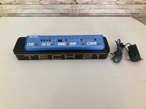 Vist Large View of Product Image Which is Used Tech 21 BASS FLY RIG