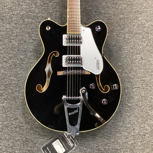Vist Large View of Product Image Which is Used Gretsch G5422T Semi-Hollow Electric Guitar Black 6-String