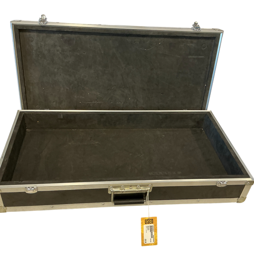 Vist Large View of Product Image Which is Used Carvin 32X16X6 Medium Road Case