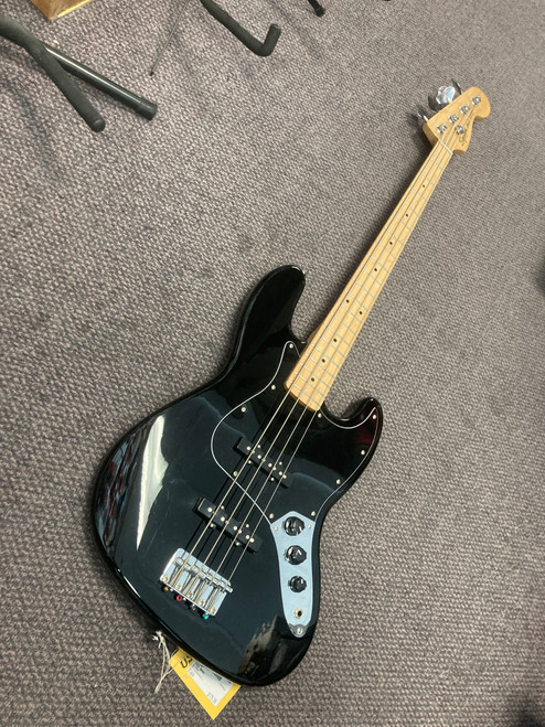 Vist Large View of Product Image Which is Used Squier JAZZ BASS J Type Bass Guitar Black 4-String