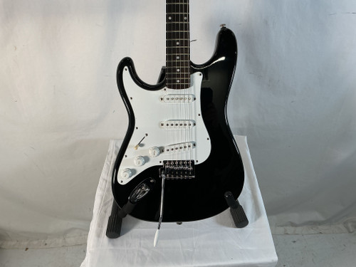 Used Silvertone SS-11 S-TYPE LEFT HANDED BLACK S Type Electric Guitar Black 6-String 40012-S000307234 Vist Large View of Product Image Which is Used Silvertone SS-11 S-TYPE LEFT HANDED BLACK S Type Electric Guitar Black 6-String