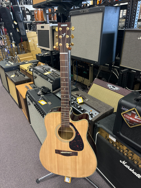Vist Large View of Product Image Which is Used Yamaha FX335C Laminate Top Acoustic Guitar Natural