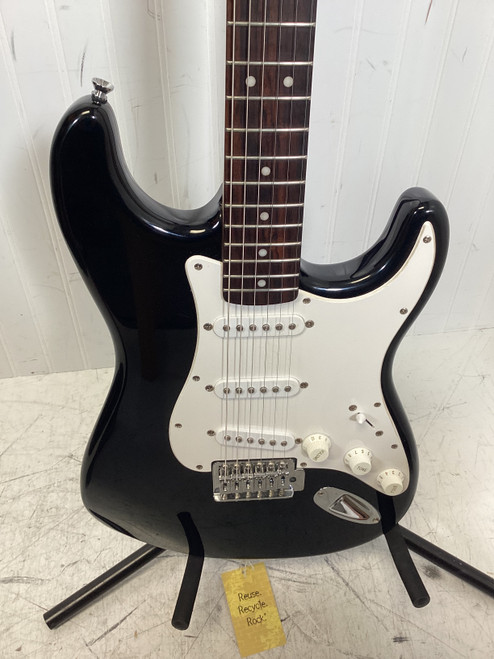 Vist Large View of Product Image Which is Used Squier AFFINITY STRAT S Type Electric Guitar Black 6-String
