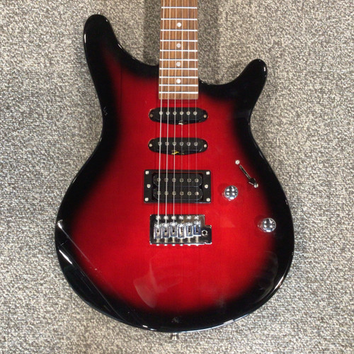 Vist Large View of Product Image Which is Used ROGUE ROCKETEER RR100RB Electric Guitar