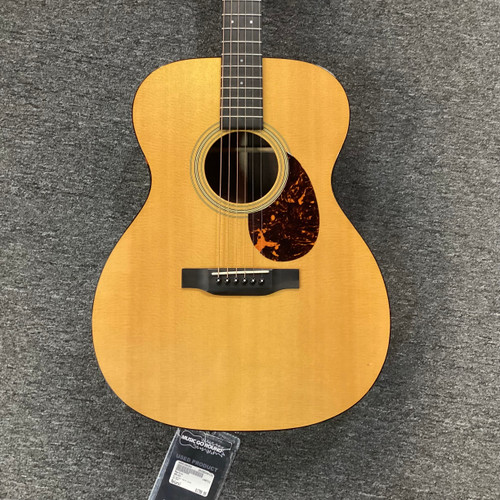 Vist Large View of Product Image Which is Used Martin OM-21 Solid Top Acoustic Guitar Natural