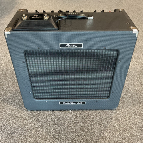 Vist Large View of Product Image Which is Used PEAVEY DELTA BLUES Tube Guitar Combo