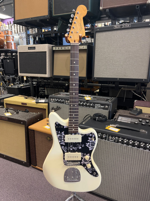 Vist Large View of Product Image Which is Used Squier J MACSIS JAZZMASTER Offset Double Cutaway Electric Guitar White 6-String