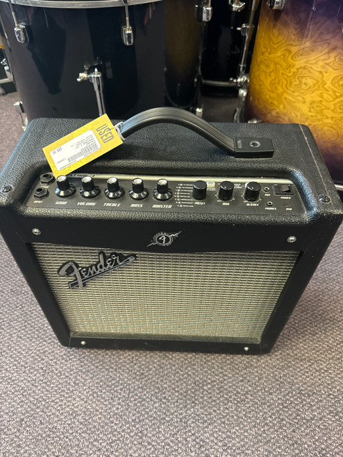Vist Large View of Product Image Which is Used Fender MUSTANG I V2 1 x 8 Solid State Amplifier 1 x 8