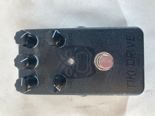 Vist Large View of Product Image Which is Used Hermida Tiki Drive Black Knight Version Effect Pedal