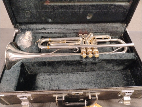 Vist Large View of Product Image Which is Used Yamaha YTR4320ST Trumpet
