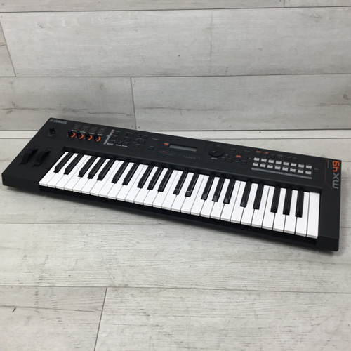 Vist Large View of Product Image Which is Used Yamaha MX49 49-Key Synthesizer 