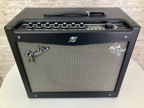 Vist Large View of Product Image Which is Used Fender MUSTANG III COMBOSolid State Amplifier