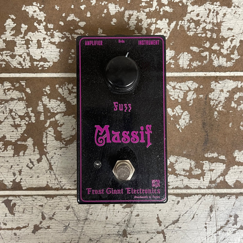 Used - FROST GIANT MASSIF Fuzz Pedal 40087-S000235528 Vist Large View of Product Image Which is Used - FROST GIANT MASSIF Fuzz Pedal