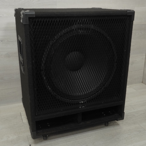 Vist Large View of Product Image Which is Used 118BEVII Bass Guitar Cabinet  - Local Pickup Only