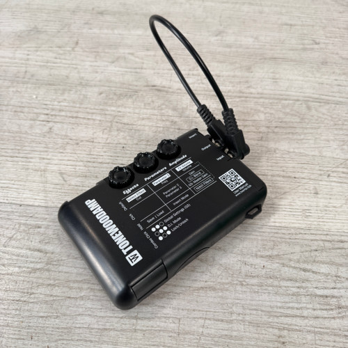 Used ToneWoodAmp Solo - Multi-effects Processor for Acoustic Guitar 40112-S000180488 Vist Large View of Product Image Which is Used ToneWoodAmp Solo - Multi-effects Processor for Acoustic Guitar