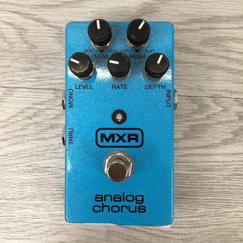 Vist Large View of Product Image Which is Used MXR ANALOG CHORUS M234 Chorus Pedal