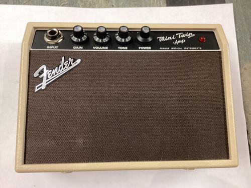 Used Fender MINI64 BLONDE BELT AMP Solid State Guitar Combo Other 40107-S000155162 Vist Large View of Product Image Which is Used Fender MINI64 BLONDE BELT AMP Solid State Guitar Combo Other