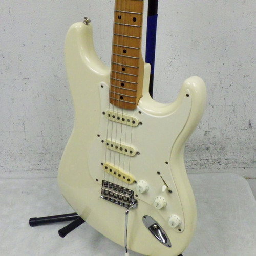 Vist Large View of Product Image Which is Used Fender 85-86 Japan Stratocaster Vintage S Type Electric Guitar White 6-String
