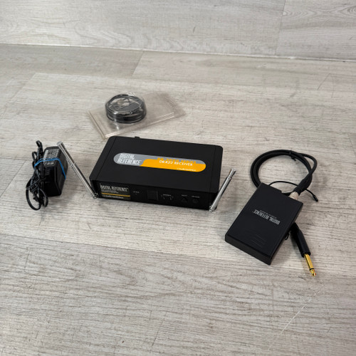 Used Audio Technica ATW-R700 DR-R22 / T701 Wireless System 40112-S000180510 Vist Large View of Product Image Which is Used Audio Technica ATW-R700 DR-R22 / T701 Wireless System