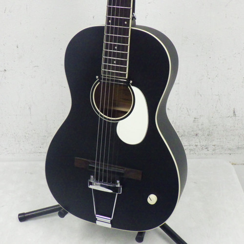 Vist Large View of Product Image Which is Used Orangewood Juniper Black Live Laminate Top Acoustic Guitar Black