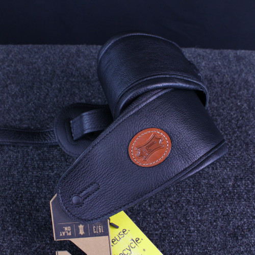 Vist Large View of Product Image Which is Used Levy's GUITAR STRAP MSS-4 BASS STRAP Guitar Accessory