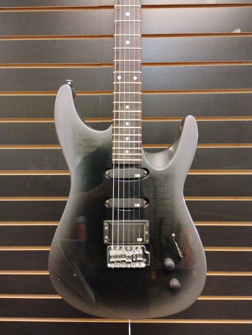 Used Series 10 STRAT STYLE HSS Electric Guitar Silver/Gray 6-String 41116-S000050381 Vist Large View of Product Image Which is Used Series 10 STRAT STYLE HSS Electric Guitar Silver/Gray 6-String