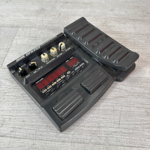 Used Zoom GFX-707 Guitar Effects Processor 40112-S000180575 Vist Large View of Product Image Which is Used Zoom GFX-707 Guitar Effects Processor