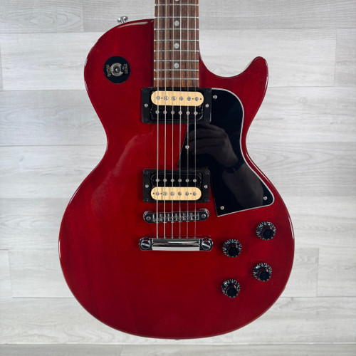 Vist Large View of Product Image Which is Used Gibson Les Paul Special Limited-edition Electric Guitar - Cherry - Gig Bag Included