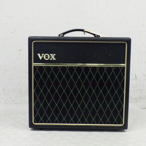 Vist Large View of Product Image Which is Used Vox V9158 1 x 10 Solid State Amplifier 1 x 10