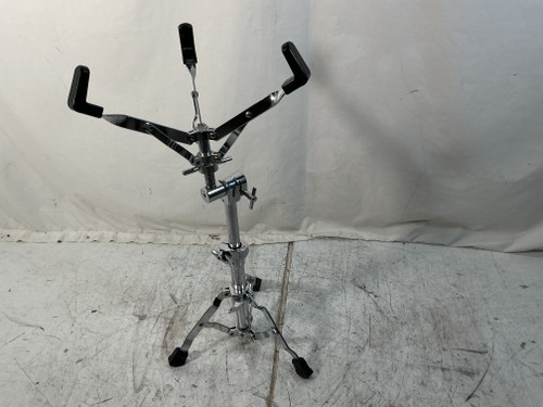 Used Pearl SNARE STAND Snare Stand 40012-S000308352 Vist Large View of Product Image Which is Used Pearl SNARE STAND Snare Stand
