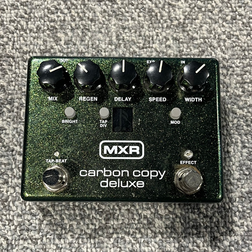 Vist Large View of Product Image Which is Used MXR CARBON COPY DELUXE Guitar Delay Pedal
