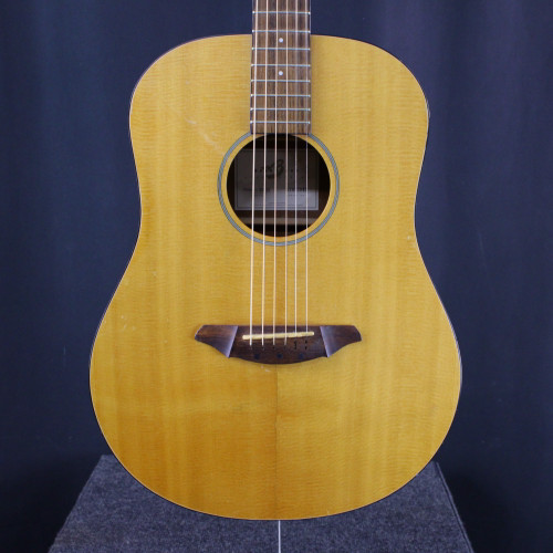 Vist Large View of Product Image Which is Used Breedlove PASSPORT D20 AS-IS CRACK Solid Top Acoustic Guitar Natural