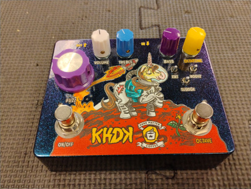 Used KHDK UNICORN BLOOD Distortion Pedal 41116-S000050526 Vist Large View of Product Image Which is Used KHDK UNICORN BLOOD Distortion Pedal