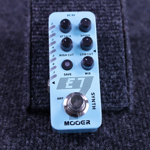 Vist Large View of Product Image Which is Used Mooer E7 SYNTH Synthesizer Pedal